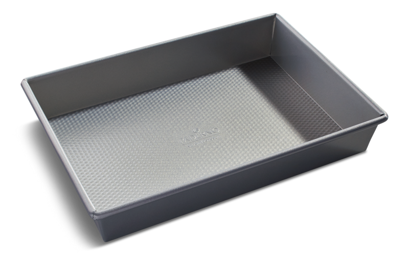 Professional Non-Stick Rectangular Cake Pan, 9 x 13-in K6017